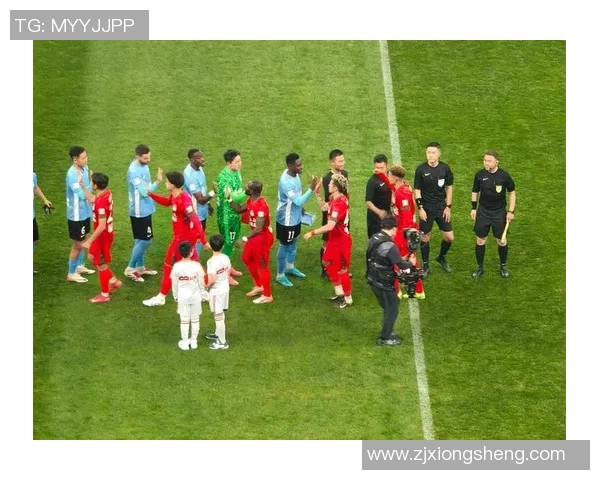 足球ak：探索足球世界的魅力与激情，带你领略球场上的精彩瞬间与传奇故事